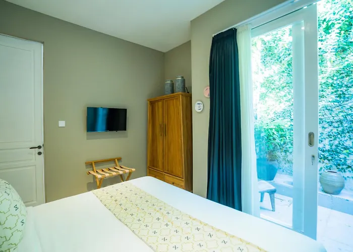 Anam Khaya - 3br Pool In Prime Seminyak, Walk To Villa *
