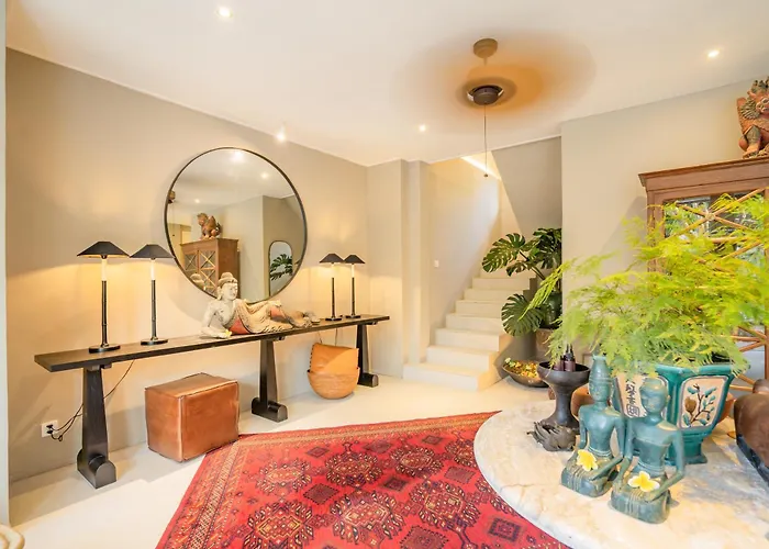 Anam Khaya - 3br Pool In Prime Seminyak, Walk To Seminyak (Bali)